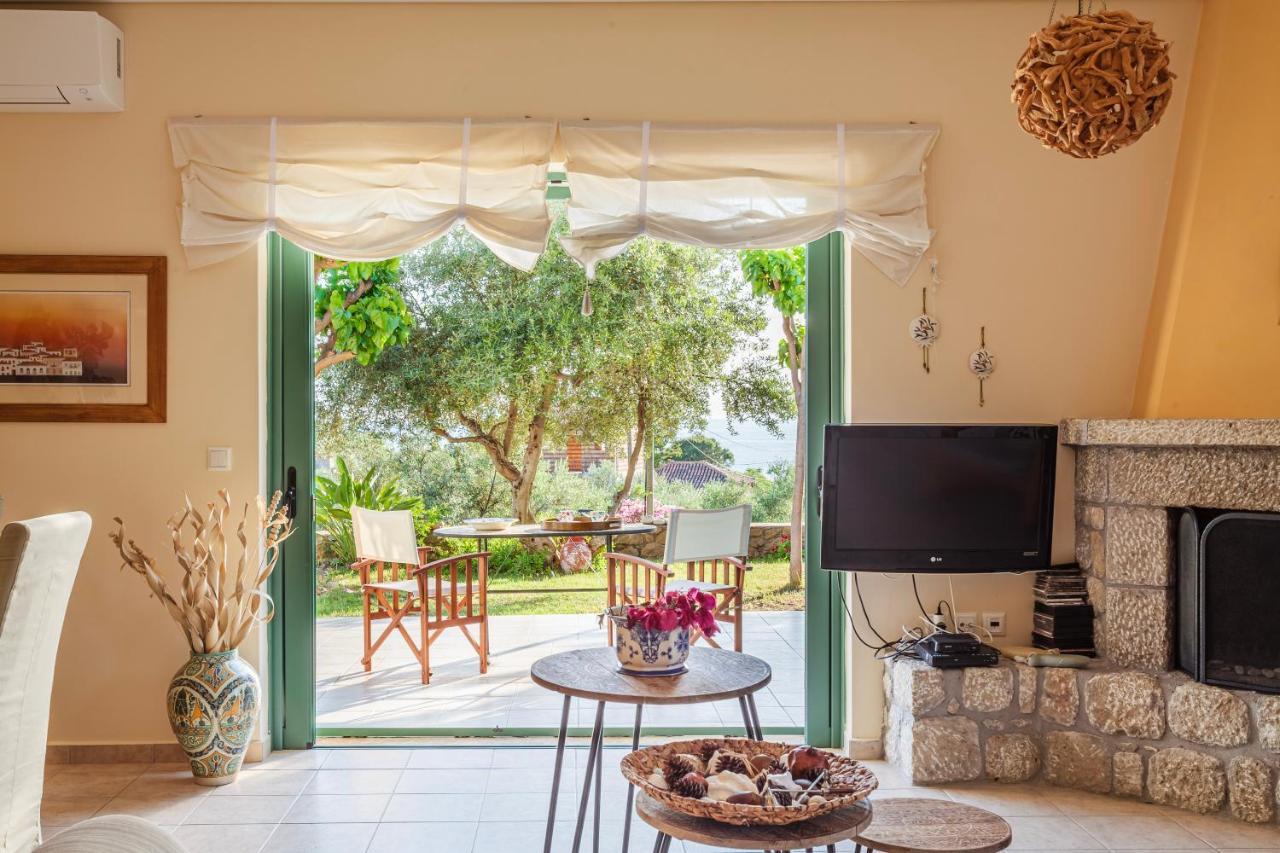 Ferienwohnung Lavender Garden Retreat - Secluded Seaside Getaway Kotronion  Exterior foto